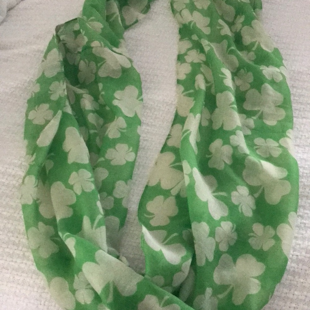 Irish clover scarf